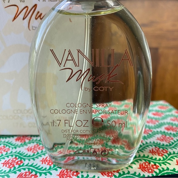 City Vanilla Musk Perfume 1.7oz. NEW in Box - Picture 2 of 7